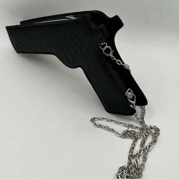 Pistol shaped Crossbody purse - Picture 4 of 8
